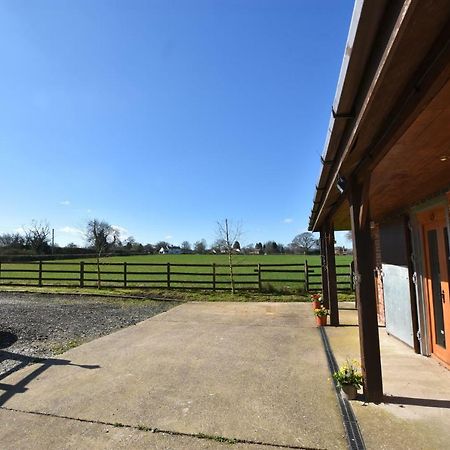 Oak Tree Stables Cottage Birmingam Exterior foto